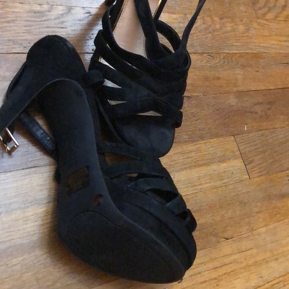 Black Heels - Picture 3 of 3